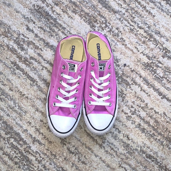 Converse - Picture 2 of 3